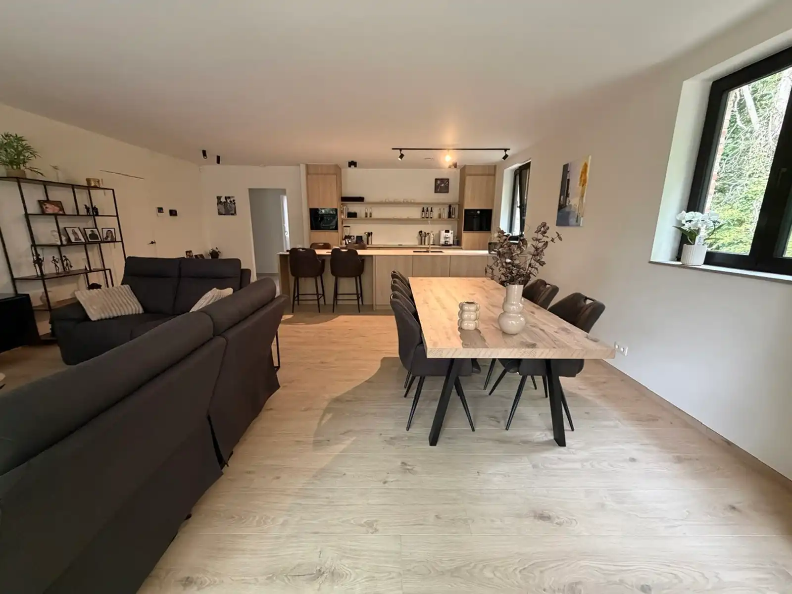 Luxueus app (131m²) met 2 slpk + bureau, terras en garagebox foto 5