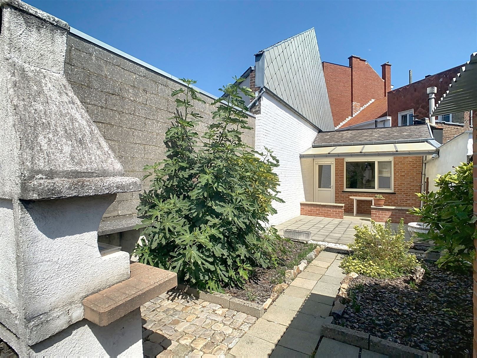 Ruime stadswoning, 4 slpks, garage, tuin, 4a 40ca foto 3