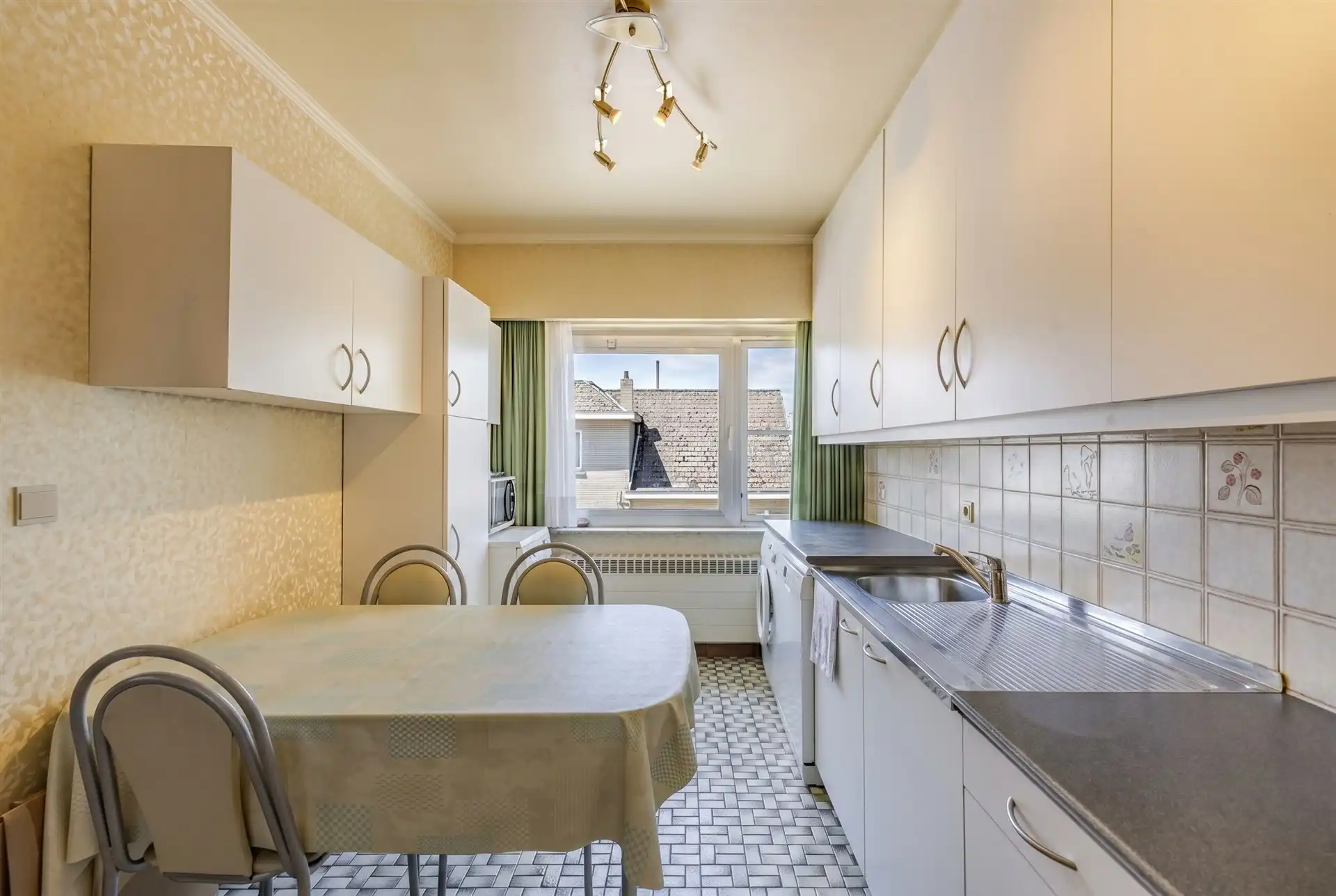 Lichtrijk hoekappartement met 2 slaapkamers in Sint-Niklaas foto 6