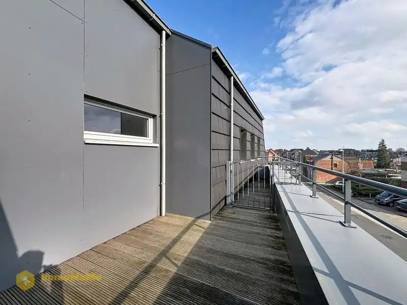 APPARTEMENT MET TERRAS EN GARAGE TE HUUR foto 7