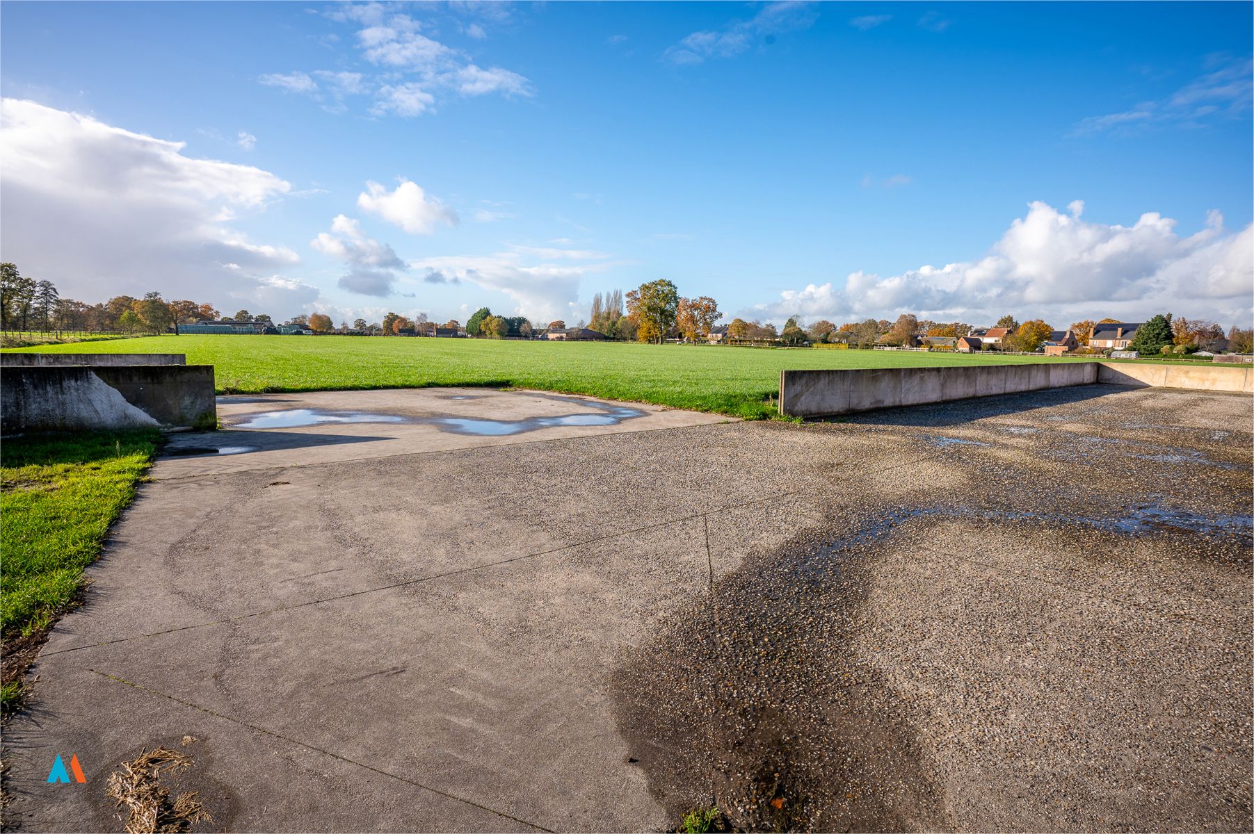 Boerderij met landbouwgrond foto 5