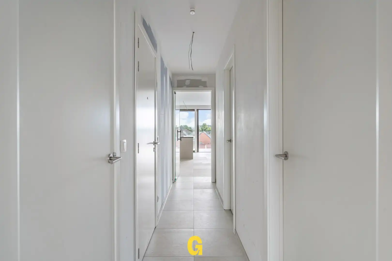 Knap nieuwbouwappartement op de hoogste verdieping in residentie Bella Vista, met twee terrassen en prachtige zichten, inclusief 2 standplaatsen, vlak bij het c foto 7
