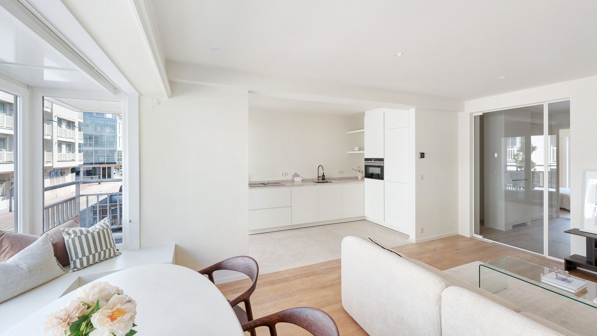 Smaakvol  2-slaapkamerappartement nabij het Zoute foto 6