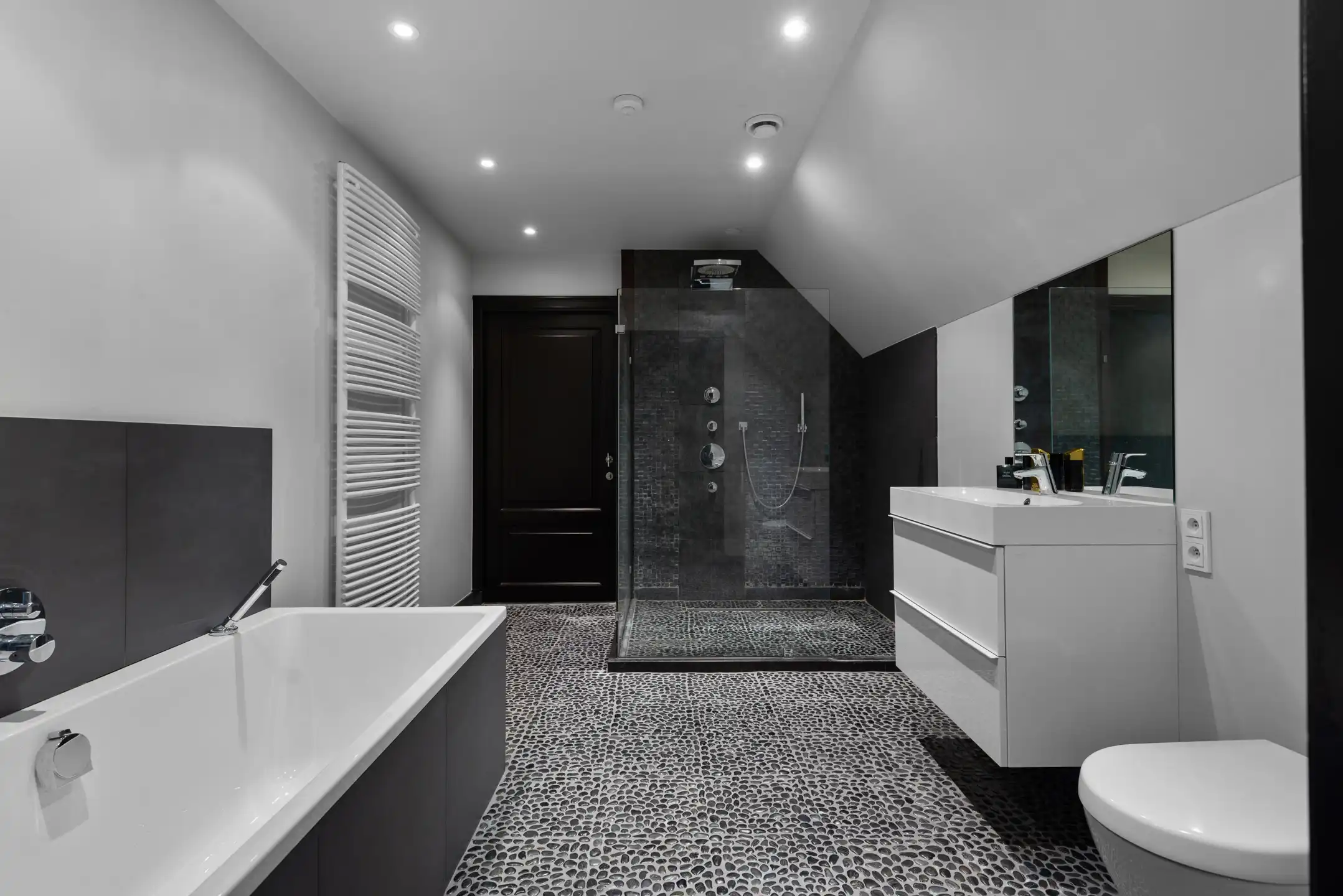 Exclusieve villa met zwembad op een perceel van 6.420 m² foto 36