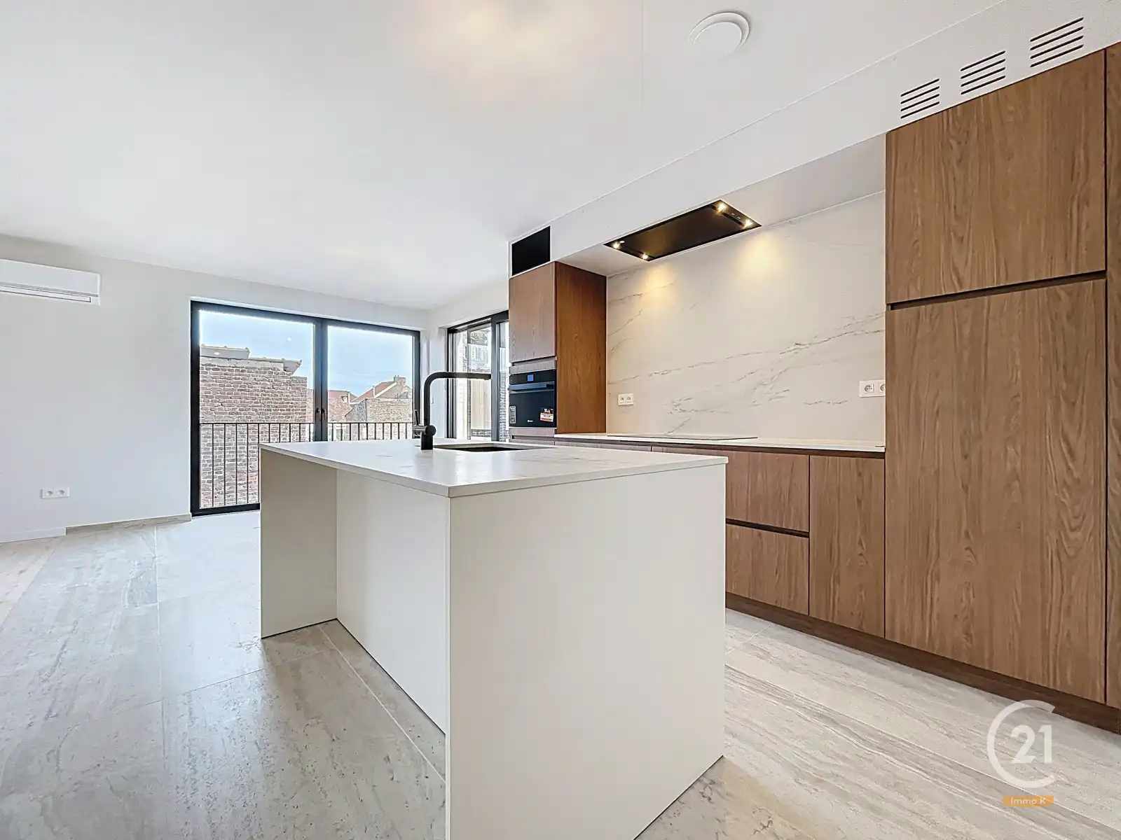 Nieuwbouw duplex met 4 slpks, terras, tuin en staanplaats foto 2