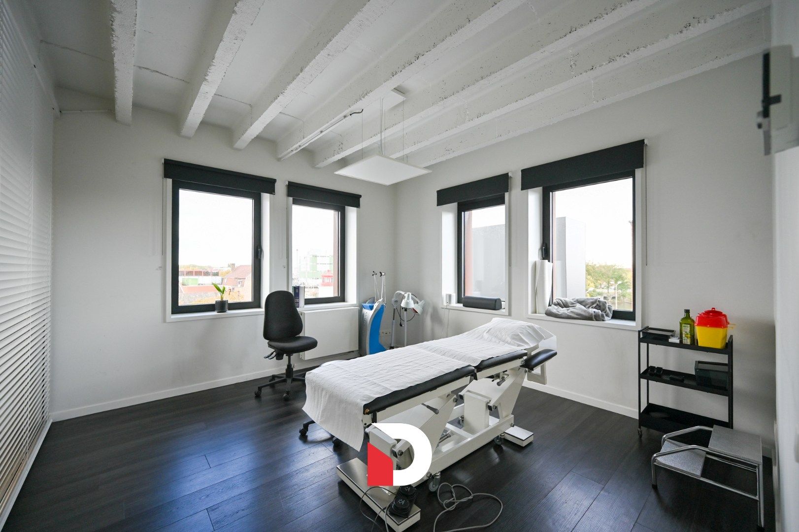 Instapklare (nieuwbouw)kantoorruimte (326m²) op zichtlocatie te Brugge foto 10