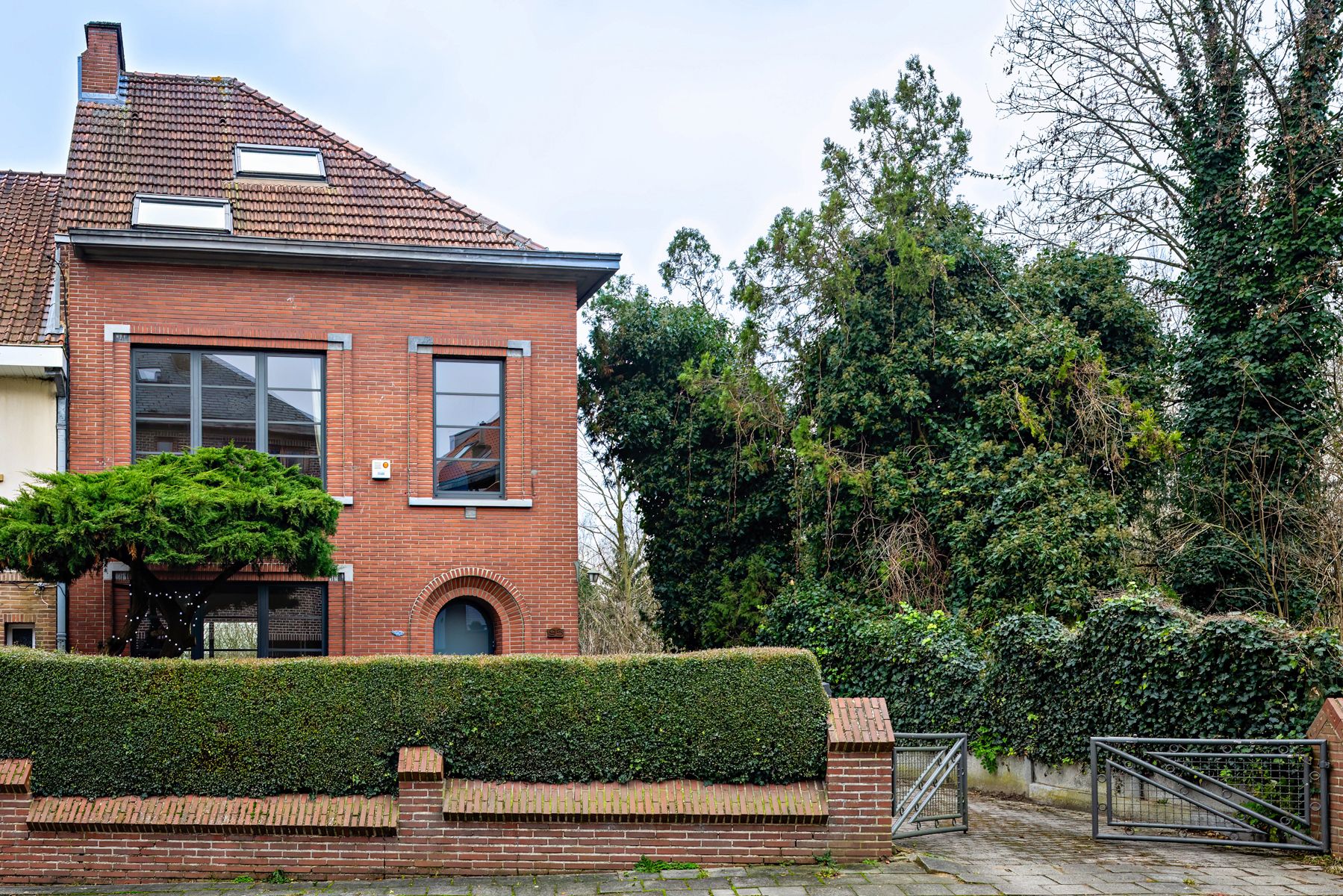 Charmante woning met groot terrein in rustige omgeving foto {{pictureIndex}}