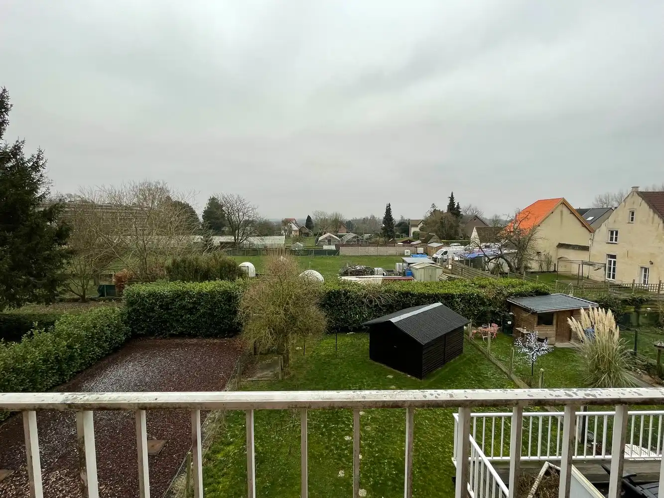 Mooi gerenoveerd appartement aan het dorpsplein van Maleizen foto 13