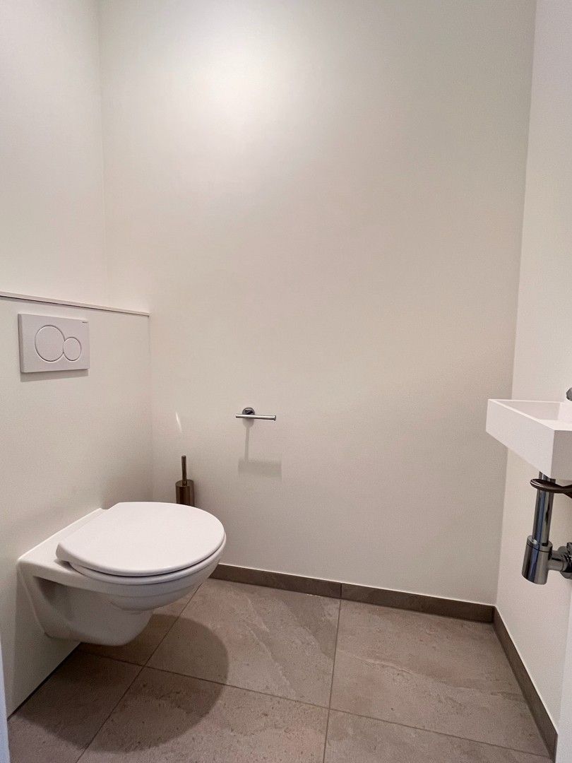 Nieuwbouw appartement met twee slaapkamers en ruim terras foto 17