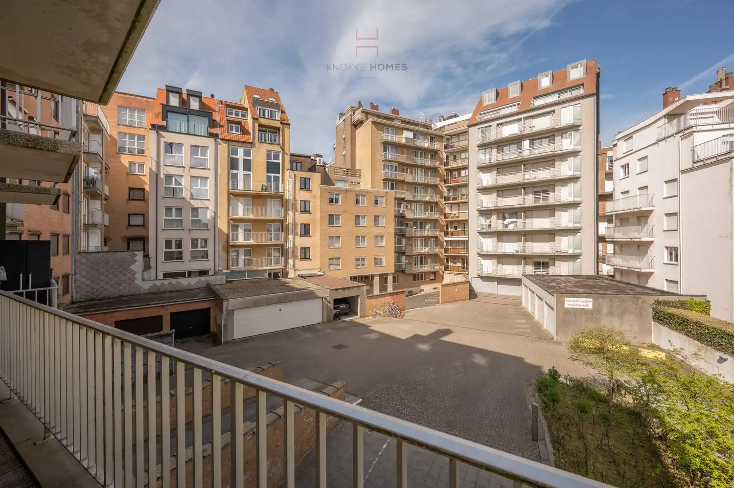 Gerenoveerd 3-kamerappartement met Zuidgericht terras vlakbij het Albertstrand foto 21