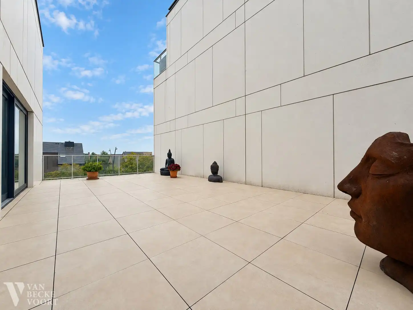 Ruim en lichtrijk appartement met 2 slaapkamers en uniek zonneterras foto 6