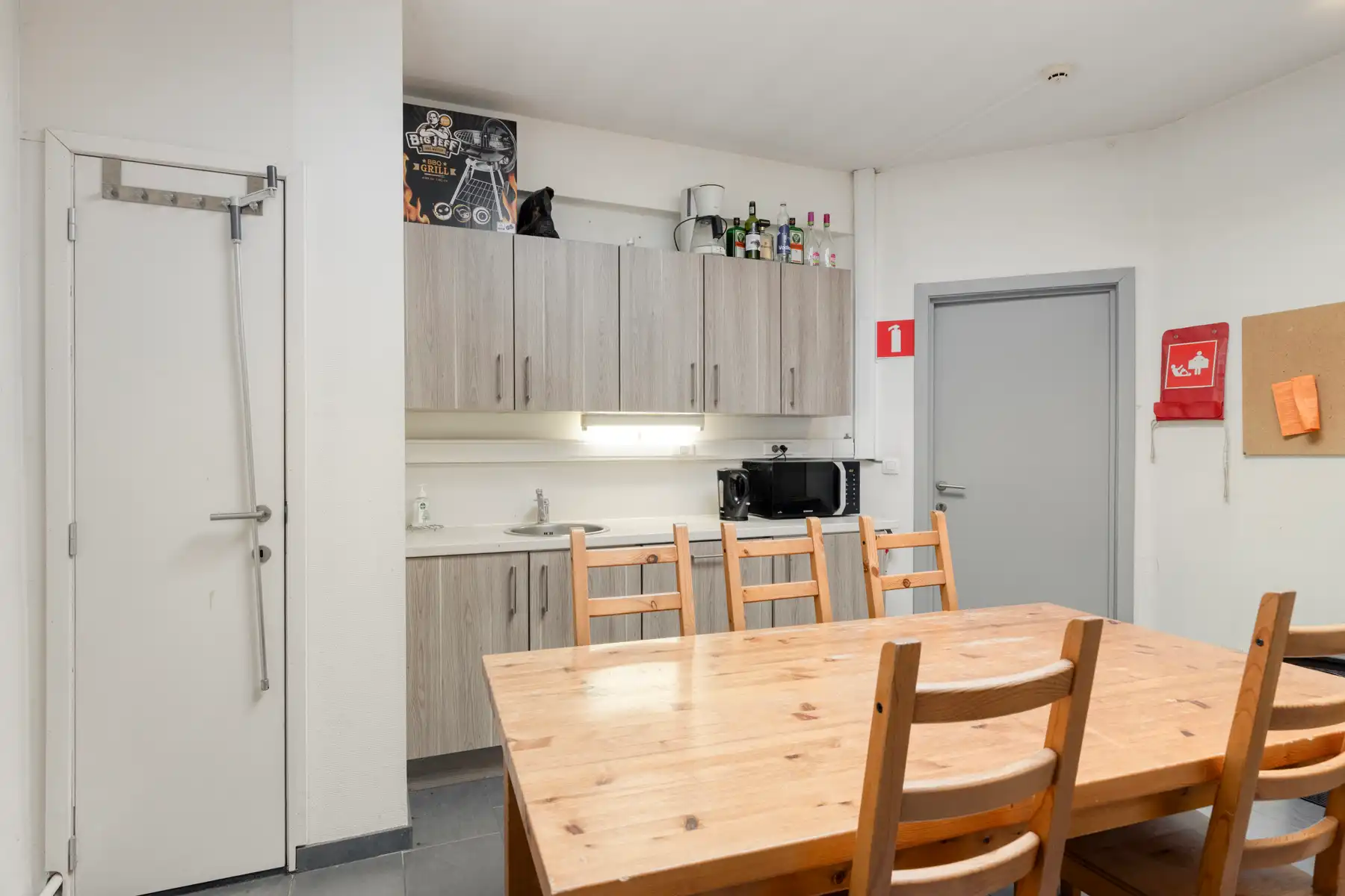 Studentenpand met 5 instapklare kamers en een tuin. foto 14