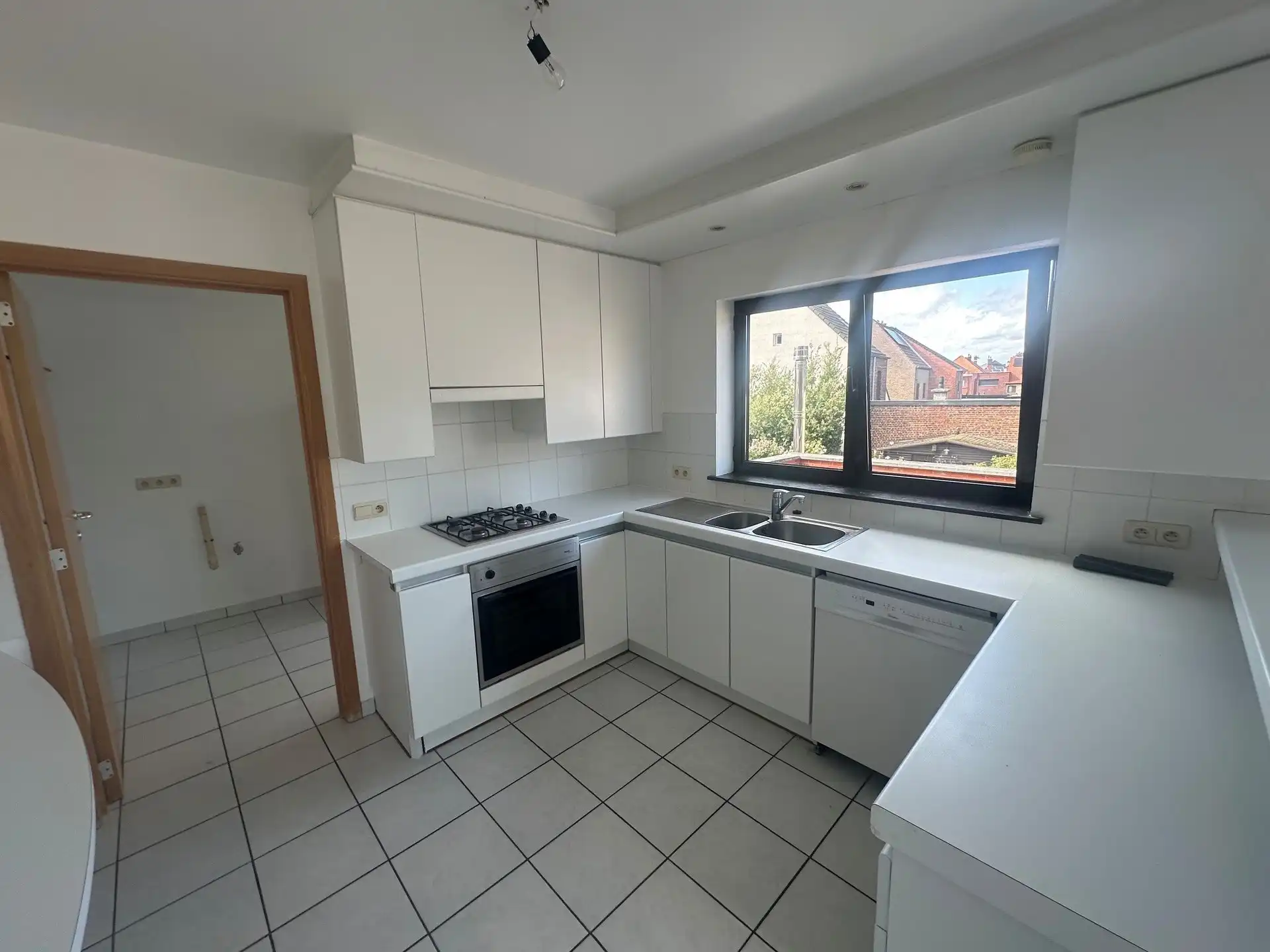 Ruim appartement met groot terras en 2 slaapkamers foto 4