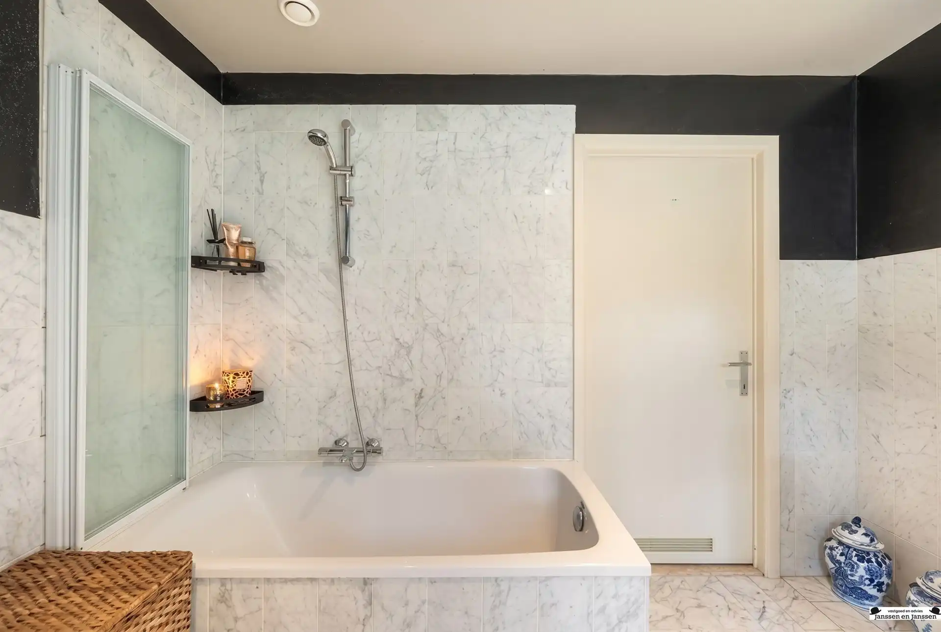Exclusieve villa op royaal perceel van 3.000 m² grenzend aan uniek natuurdomein foto 22
