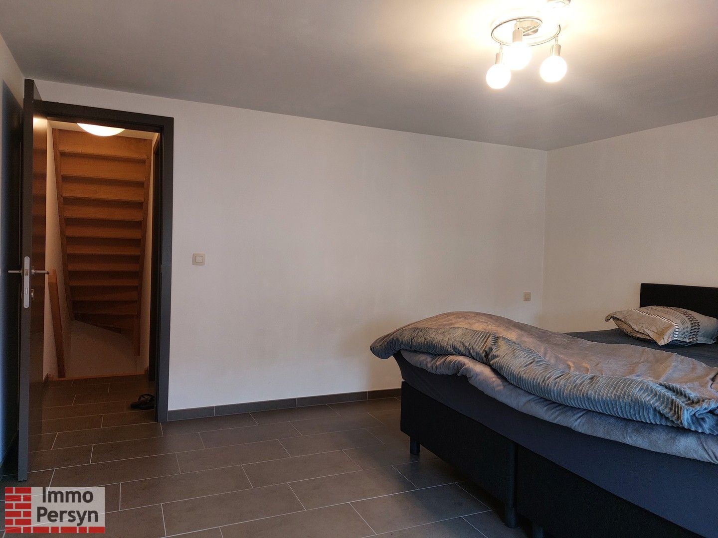 Gezellige rijwoning met kleine stadstuin foto 19