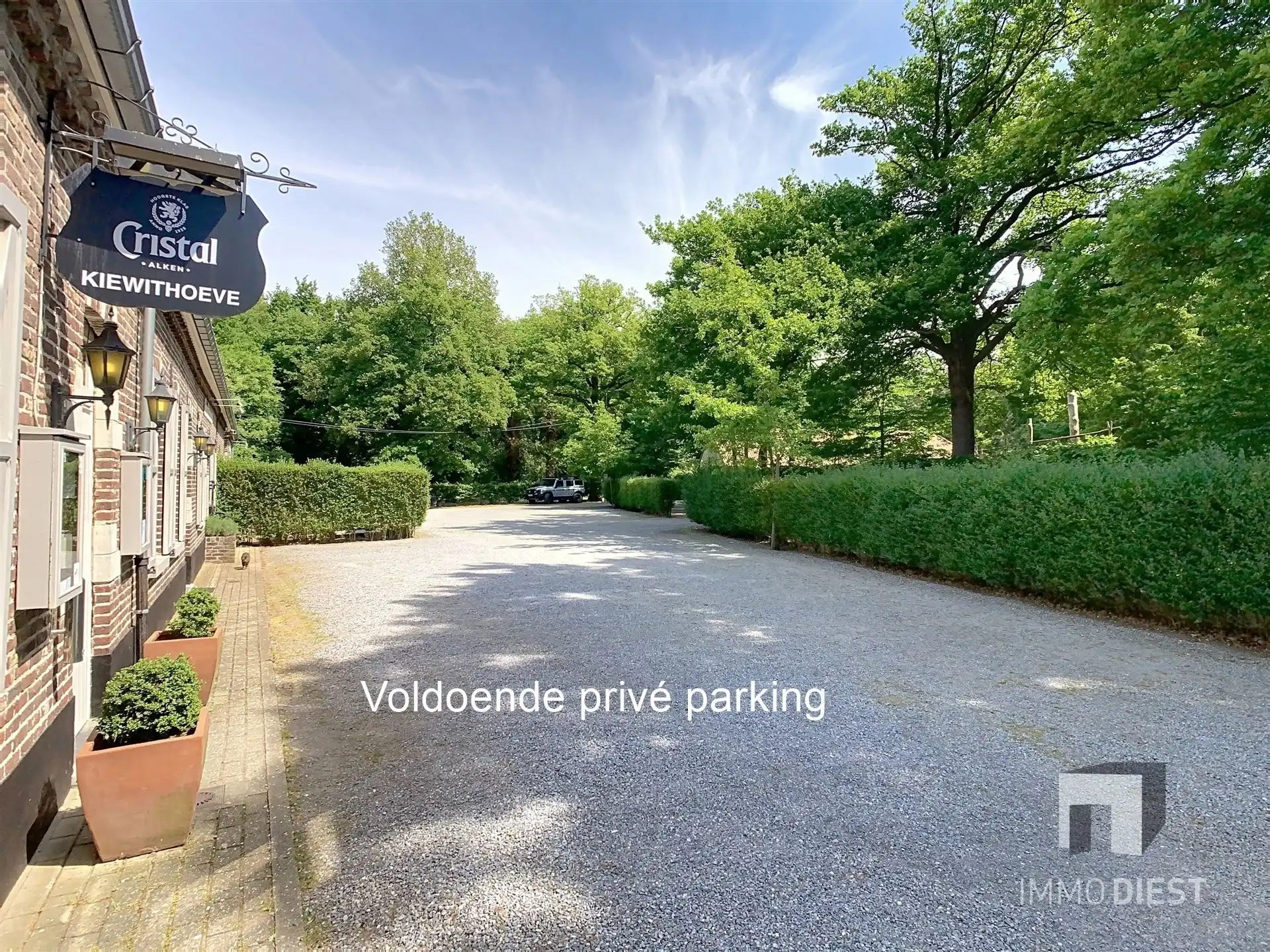 Brasserie - restaurant - feestzaal - privéwoonst foto 6