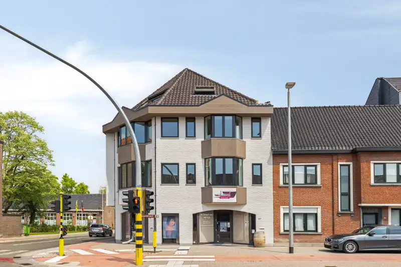 Stijlvol appartement  in hartje Zeveneken! foto 16