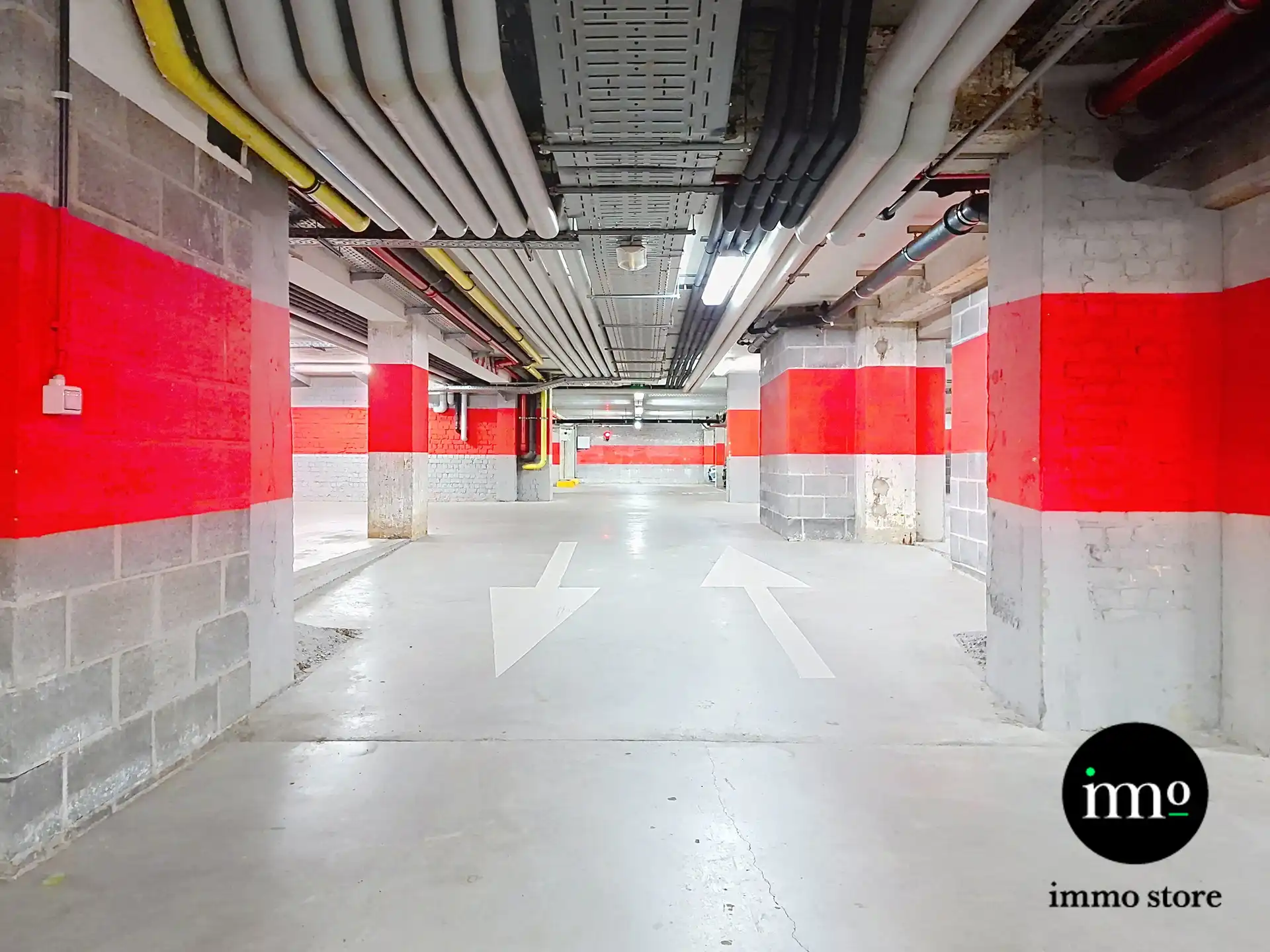 Lichtrijke bureauruimte met studio comfort foto 9