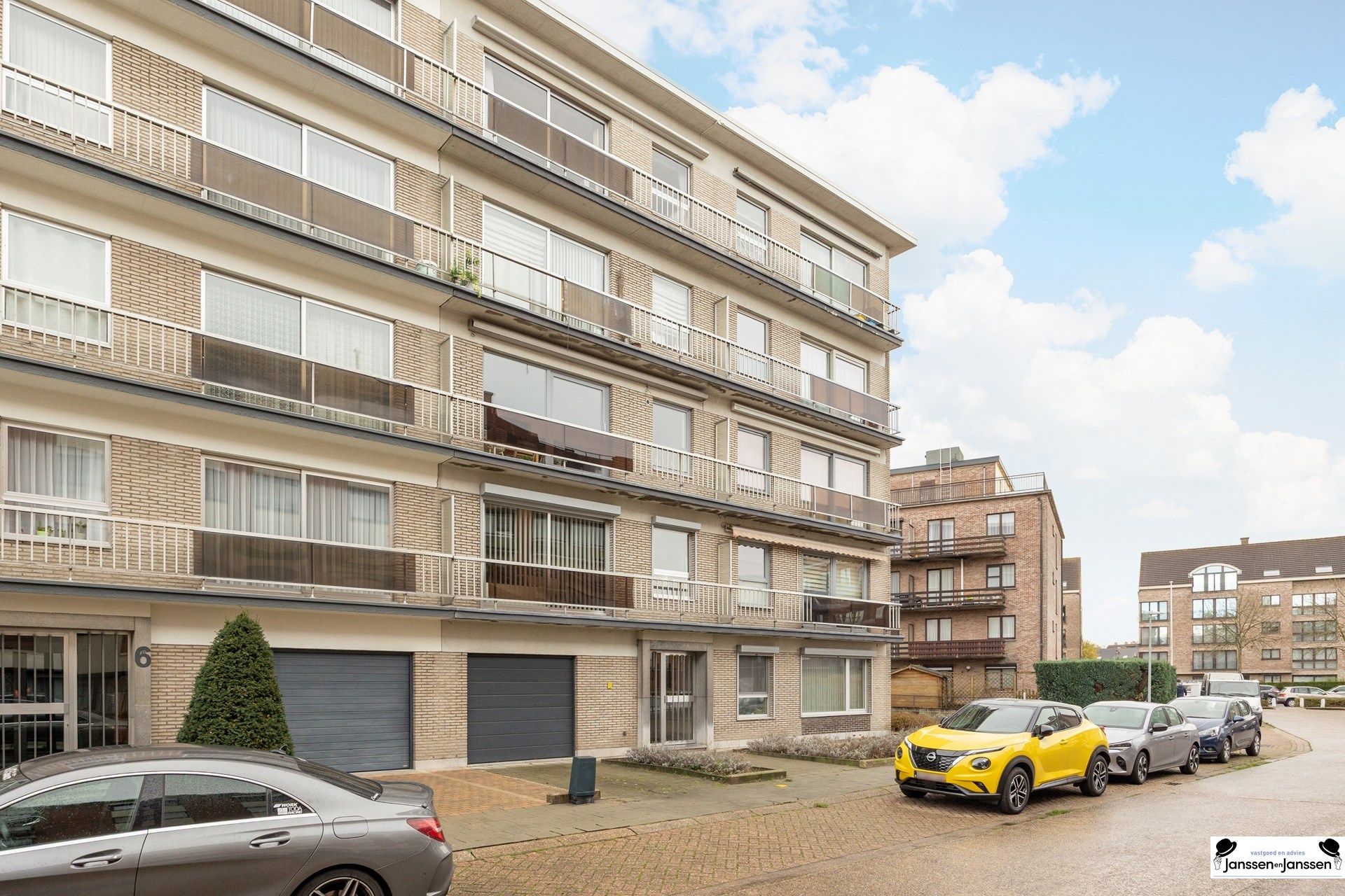 Zeer goed onderhouden appartement met dubbele garage op toplocatie in Schoten! foto 16