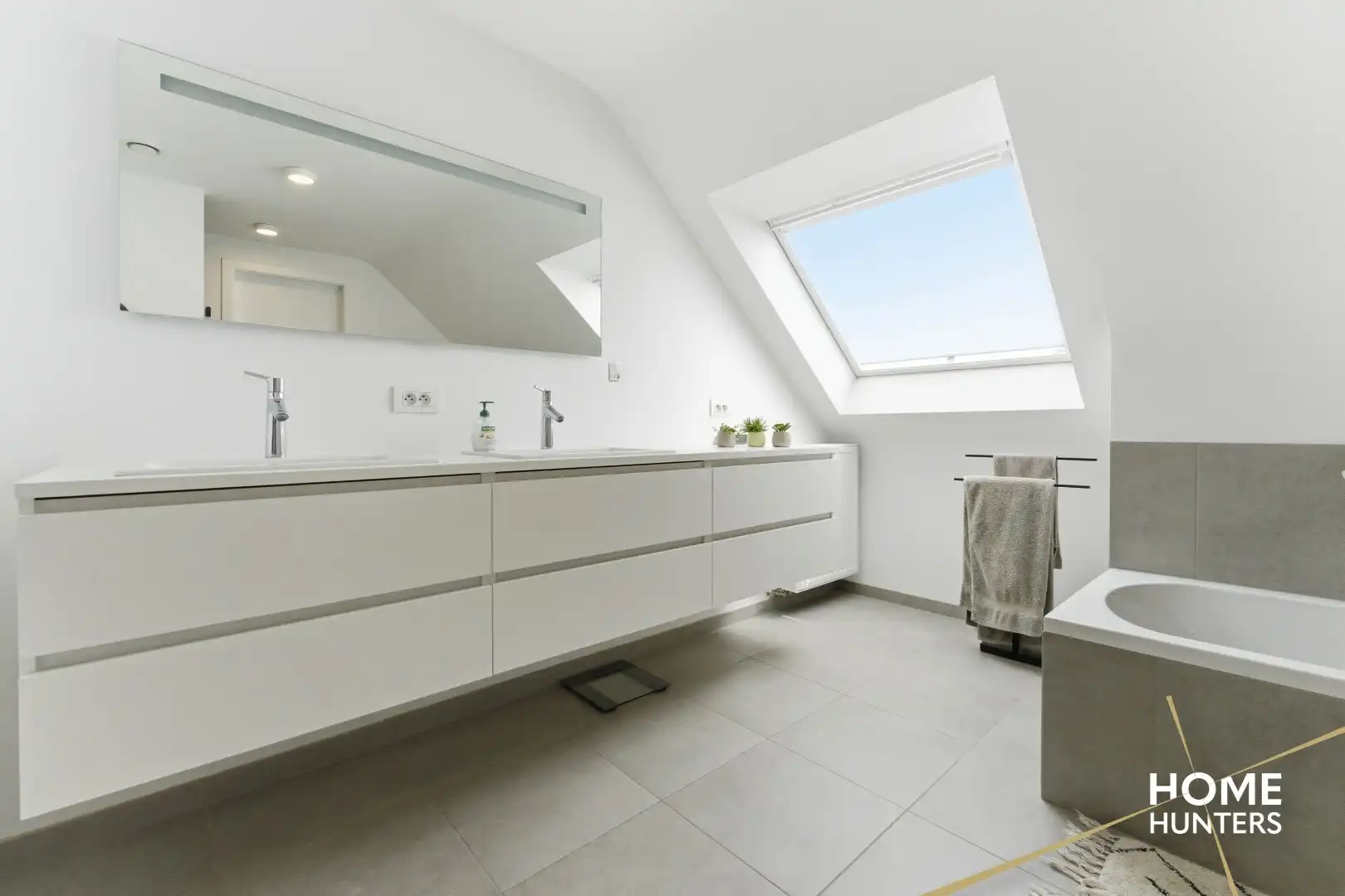 Exclusieve, energiezuinige Halfopen bebouwing (2017) met 4 slaapkamers, zonnige tuin en hoogwaardige afwerking te Ieper foto 12