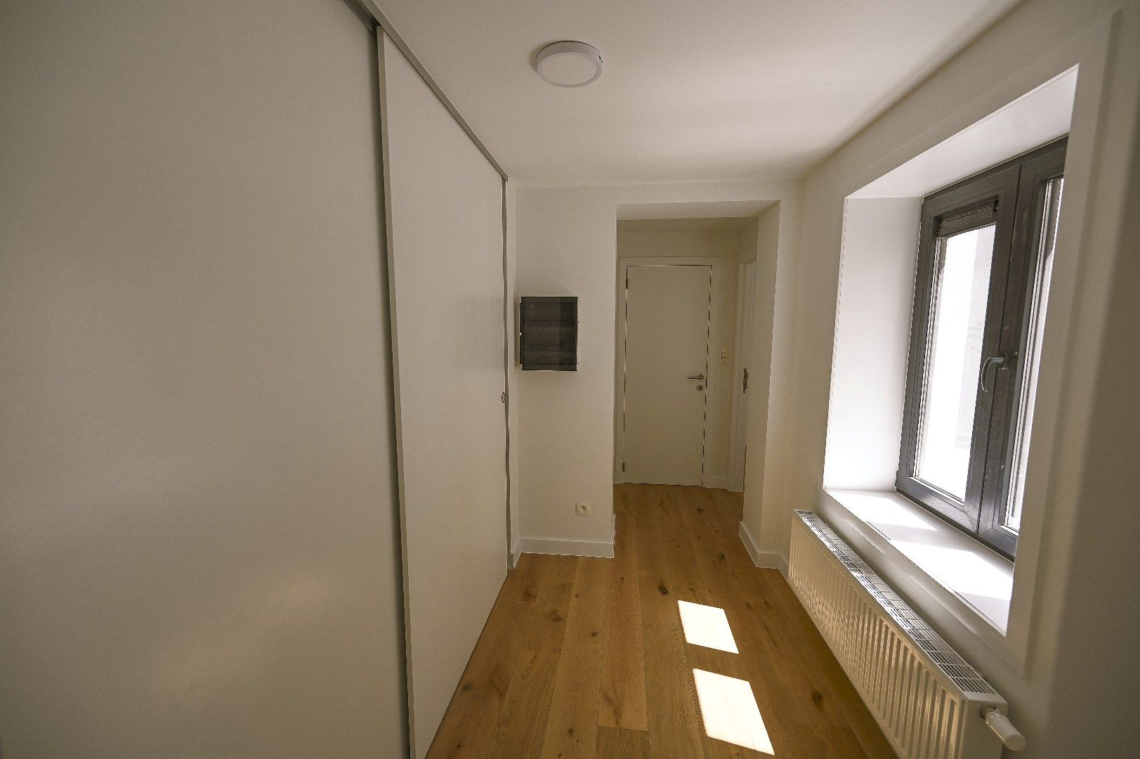 KNAP GERENOVEERD LICHTRIJK APPARTEMENT CENTRUM BLANKENBERGE foto 5