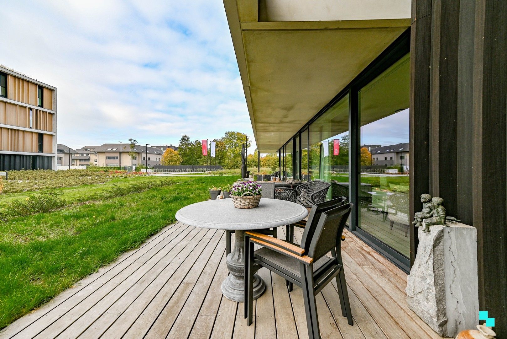 Uniek gelijkvloers éénslaapkamerappartement te Izegem foto 13