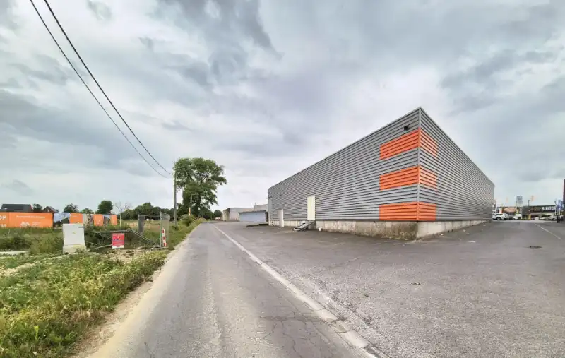 Roeselare-Brugsesteenweg. BOUWGROND + VERGUNDE PLANNEN voor  het bouwen van LOODS 486m2 & LOFT.  Unieke ontwikkelingszone op uitstekende ligging.  Perceel / tuin inclusief +/- 1080 m2. foto 7