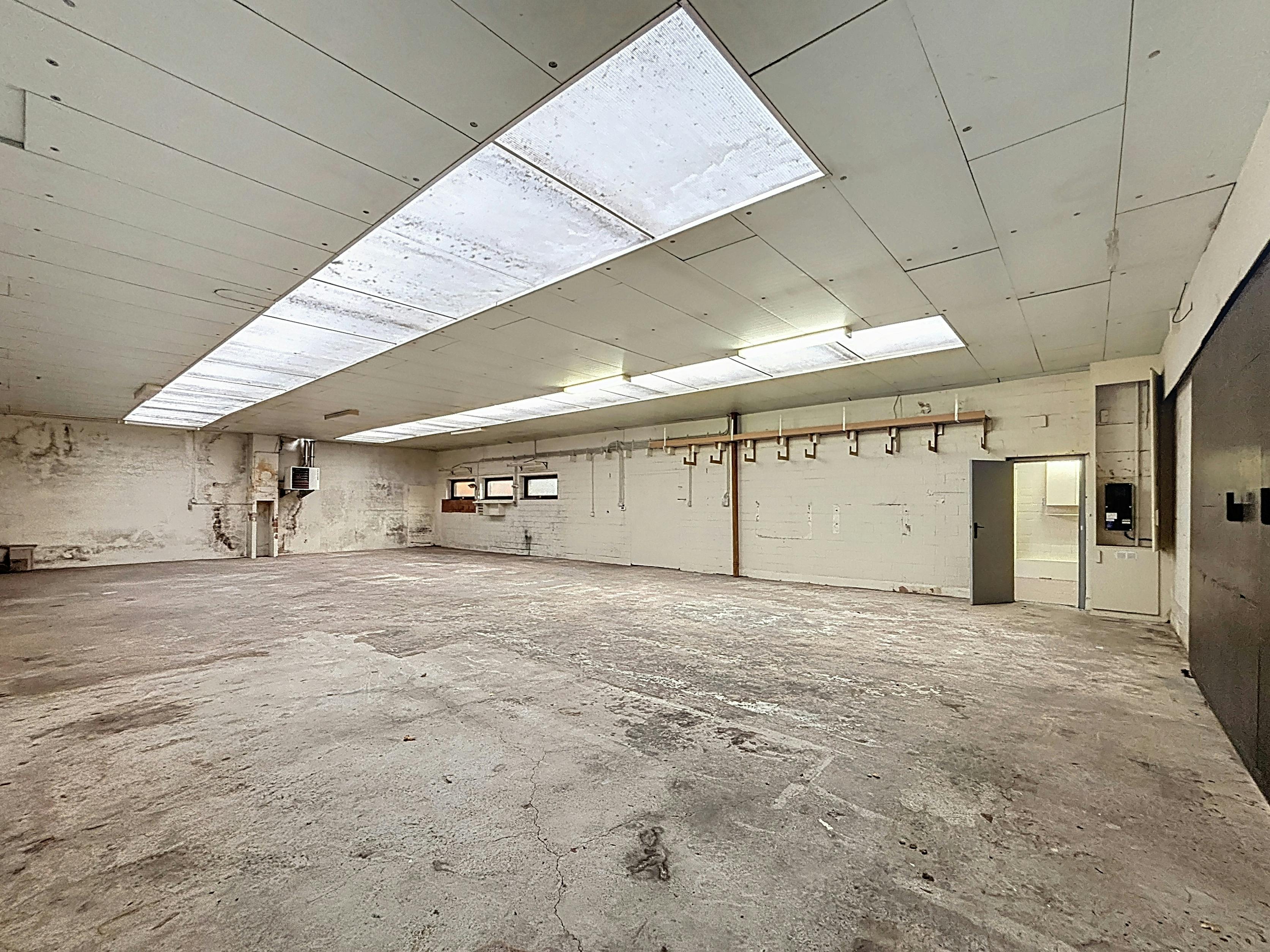 Huis met 2-3 slaapkamers, garage en loods in Assebroek  foto 19