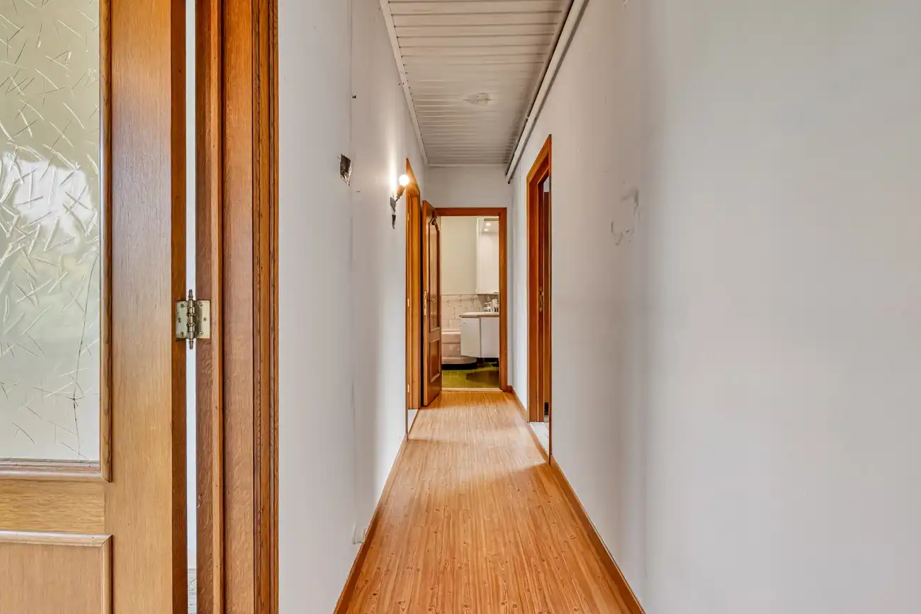 IN OPTIE!! Volledig te renoveren open woning met ruime afzonderlijke garage en tuin op een toplocatie nabij Oude Bareel in Sint-Amandsberg/Oostakker! foto 12