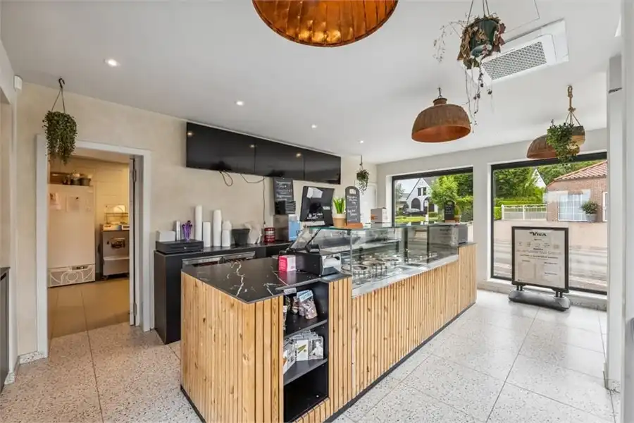 INTERESSANTE OPBRENGSTEIGENDOM MET HANDELSRUIMTE EN APPARTEMENT foto 13