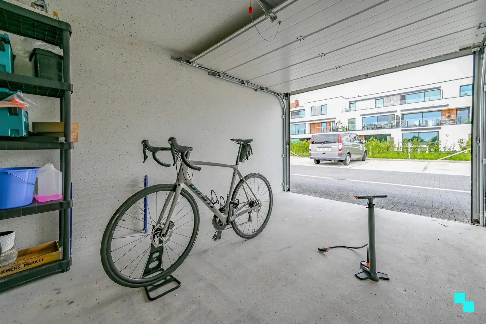 Nieuwbouw tweeslaapkamerappartement met garagebox in centrum Lendelede foto 25