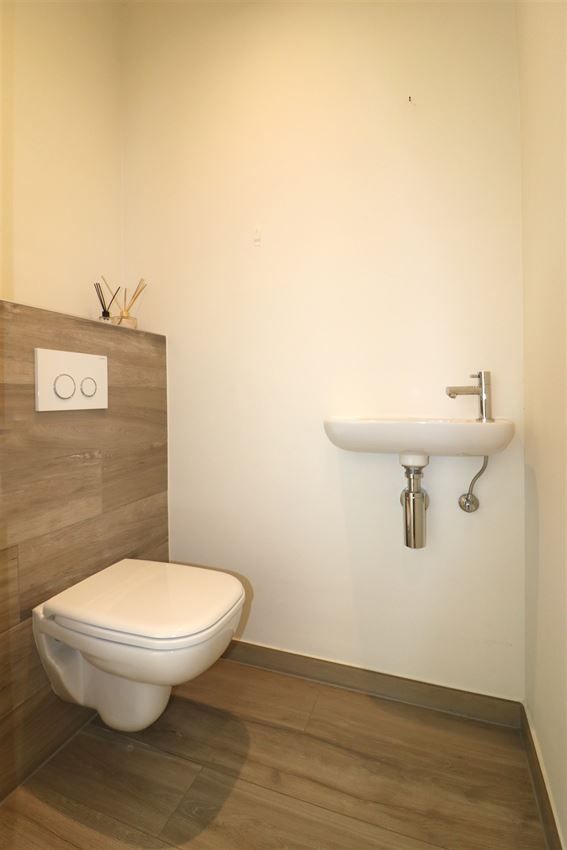 Zonnig appartement met ruim terras, twee slaapkamers in centrum foto 19