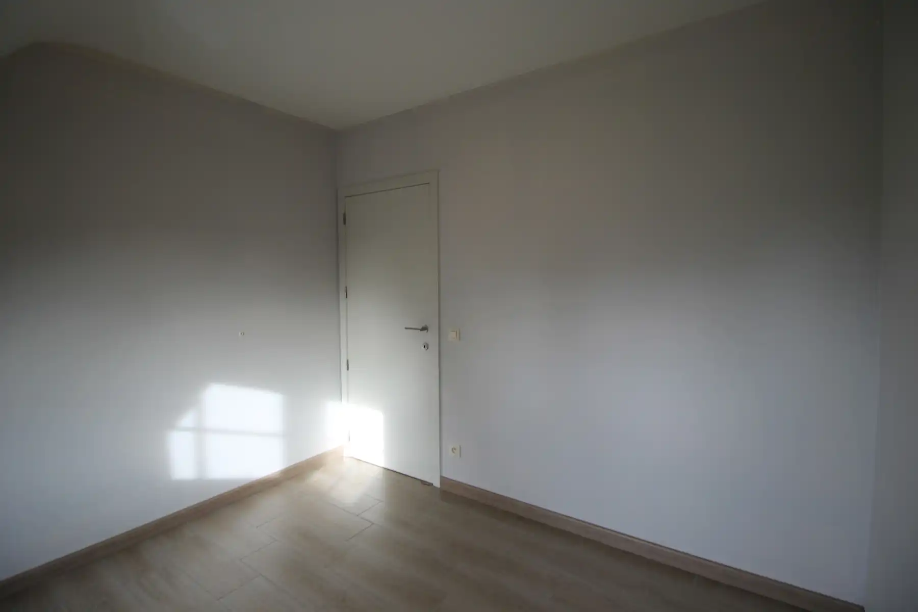 Duplex-appartement van 102,2 m² met 2 terrassen en een autostaanplaats. foto 13