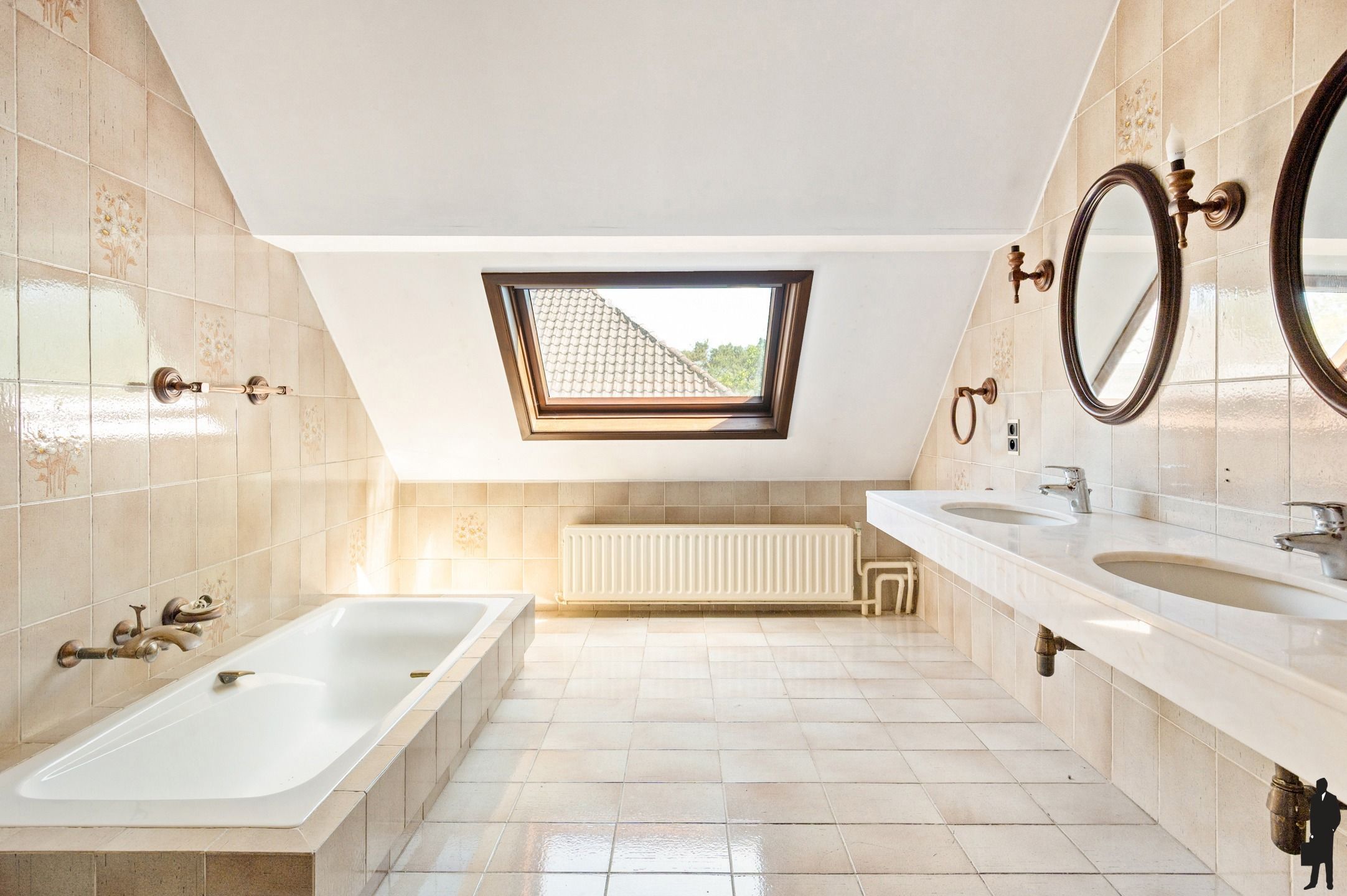 Riante hoeve met bijgebouw foto 17