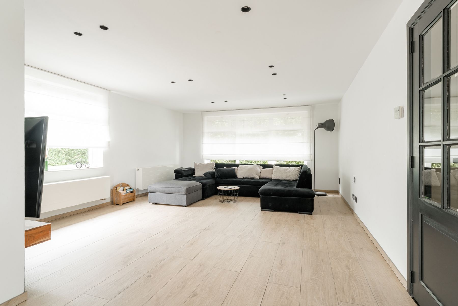 Ruime gerenoveerde woning met zwembad  foto 3