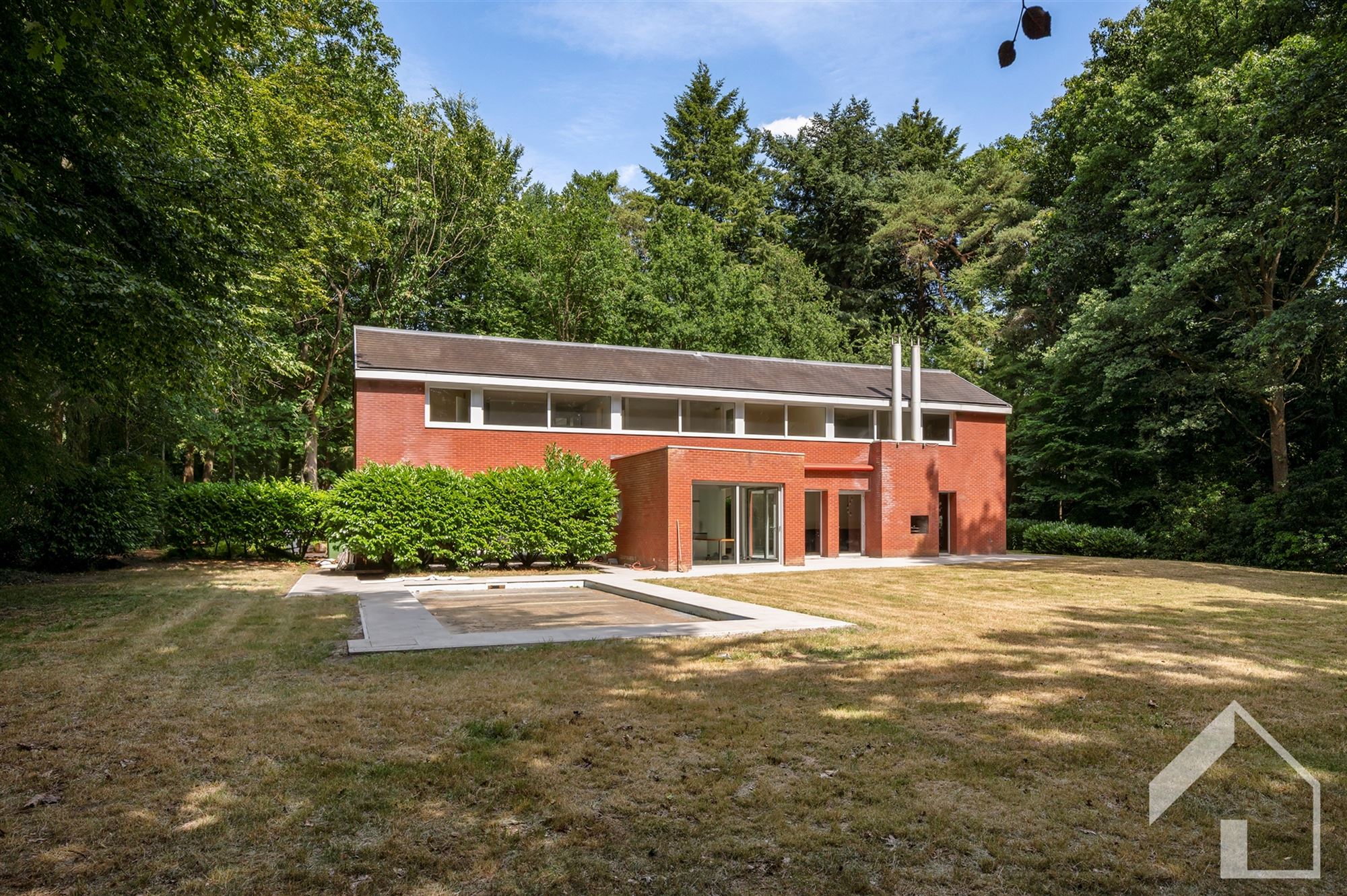 Villa met zwembad in het groen foto 2
