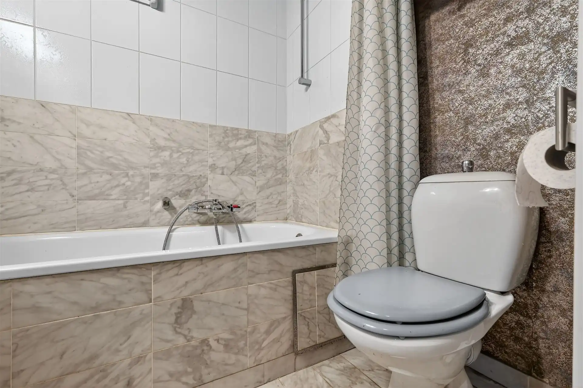 SLAAPHOEK / CENTRALE LIGGING foto 16