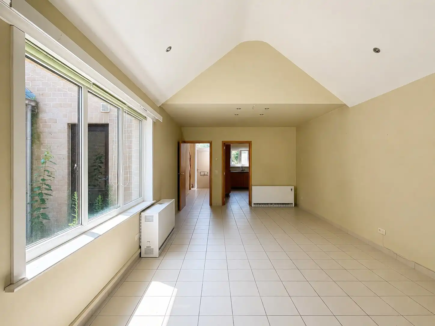 Woning met garage en tuin te Vlissegem (De Haan) foto 4