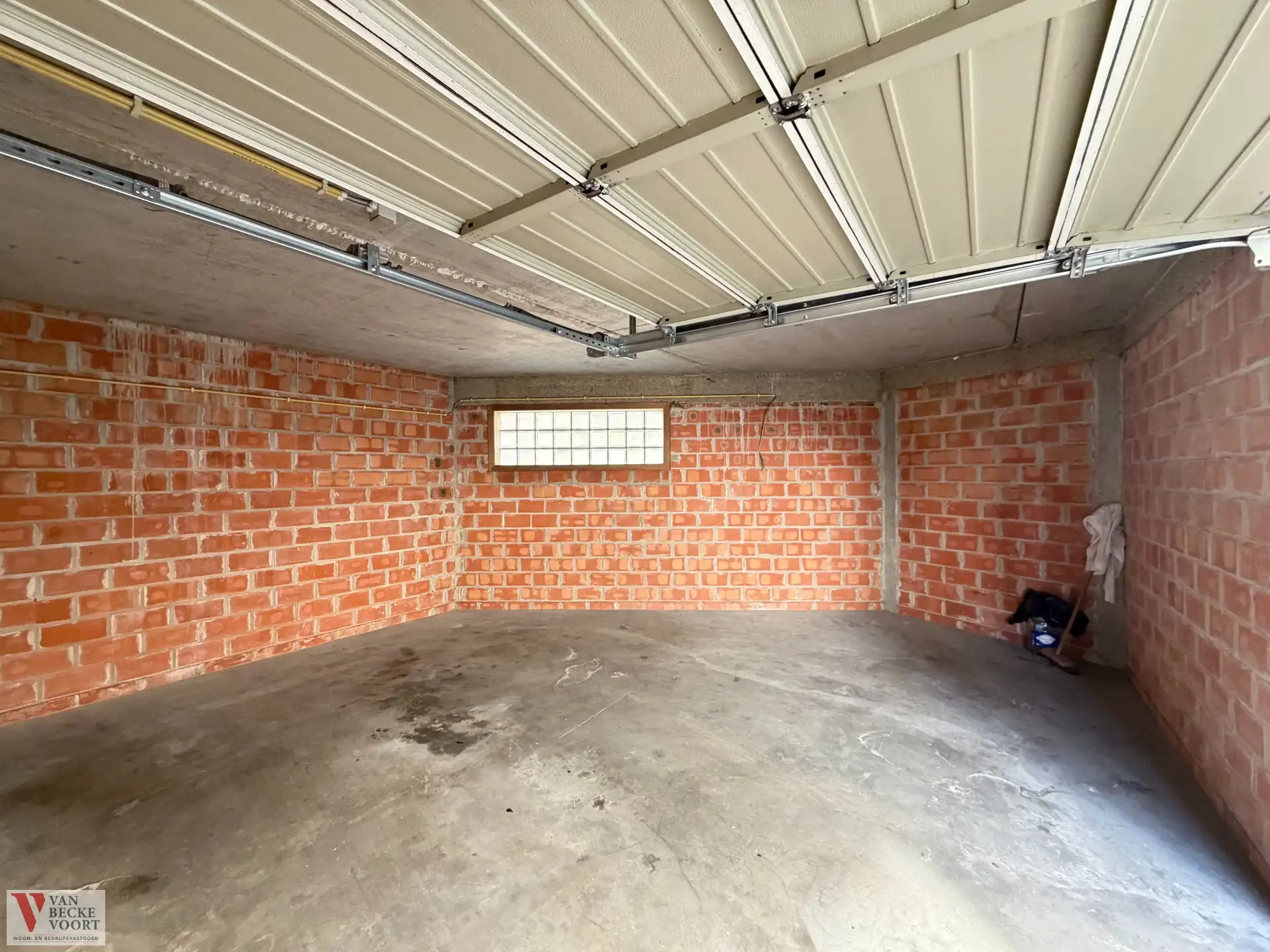 Garagebox 32m² op centrale legging foto 4