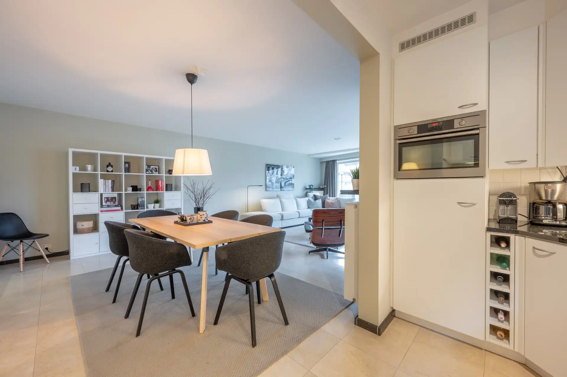 Ongemeubeld: zonnig appartement met grote terrassen! foto 4