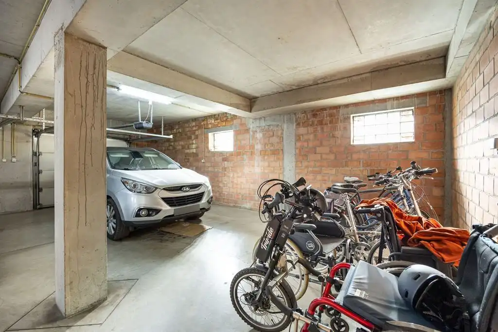 Groot hoekappartement met bijzonder veel lichtinval op de 3e verdieping foto 19