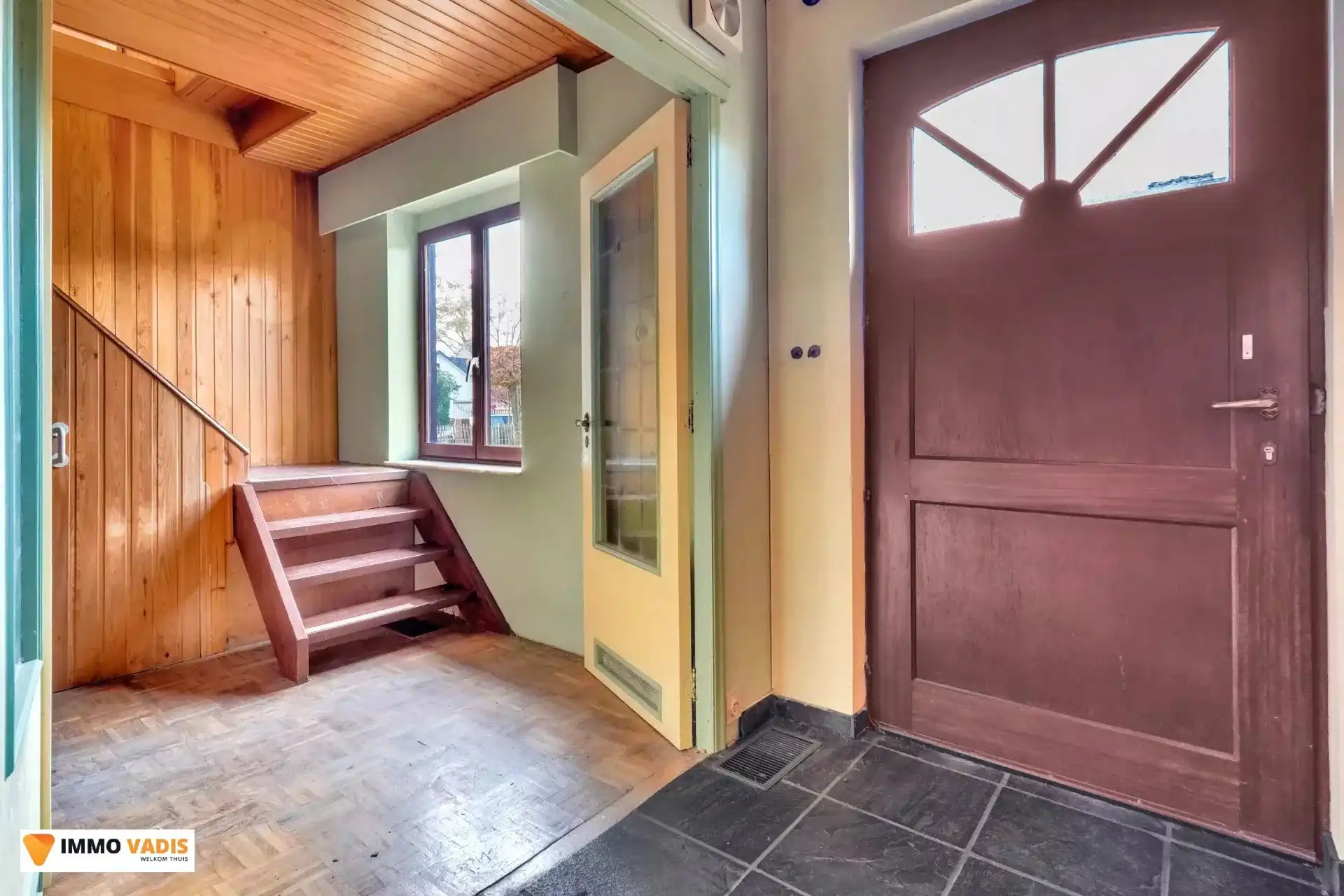 Woning met vijf slaapkamers en inpandige garage foto 5