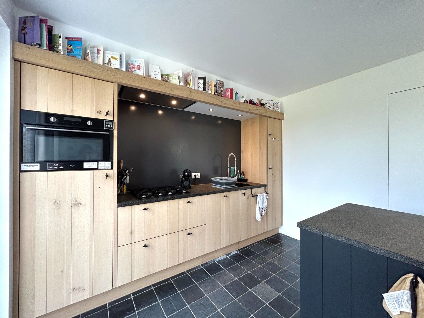 Prachtige HOB met 3 slaapkamers & zuidgerichte tuin te Meulebeke! foto 7