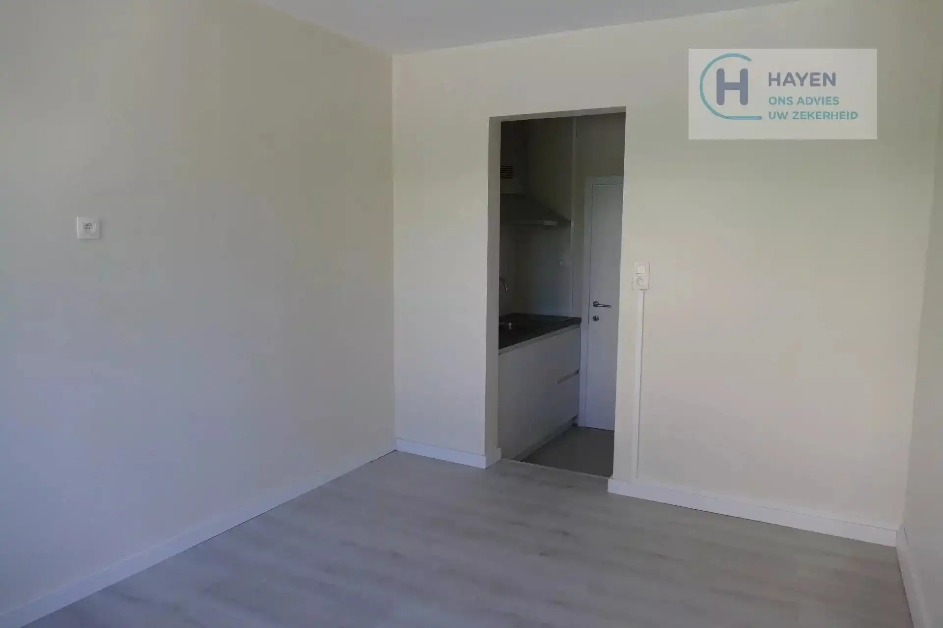 Commercieel pand met woonst en 2 studio's foto 34