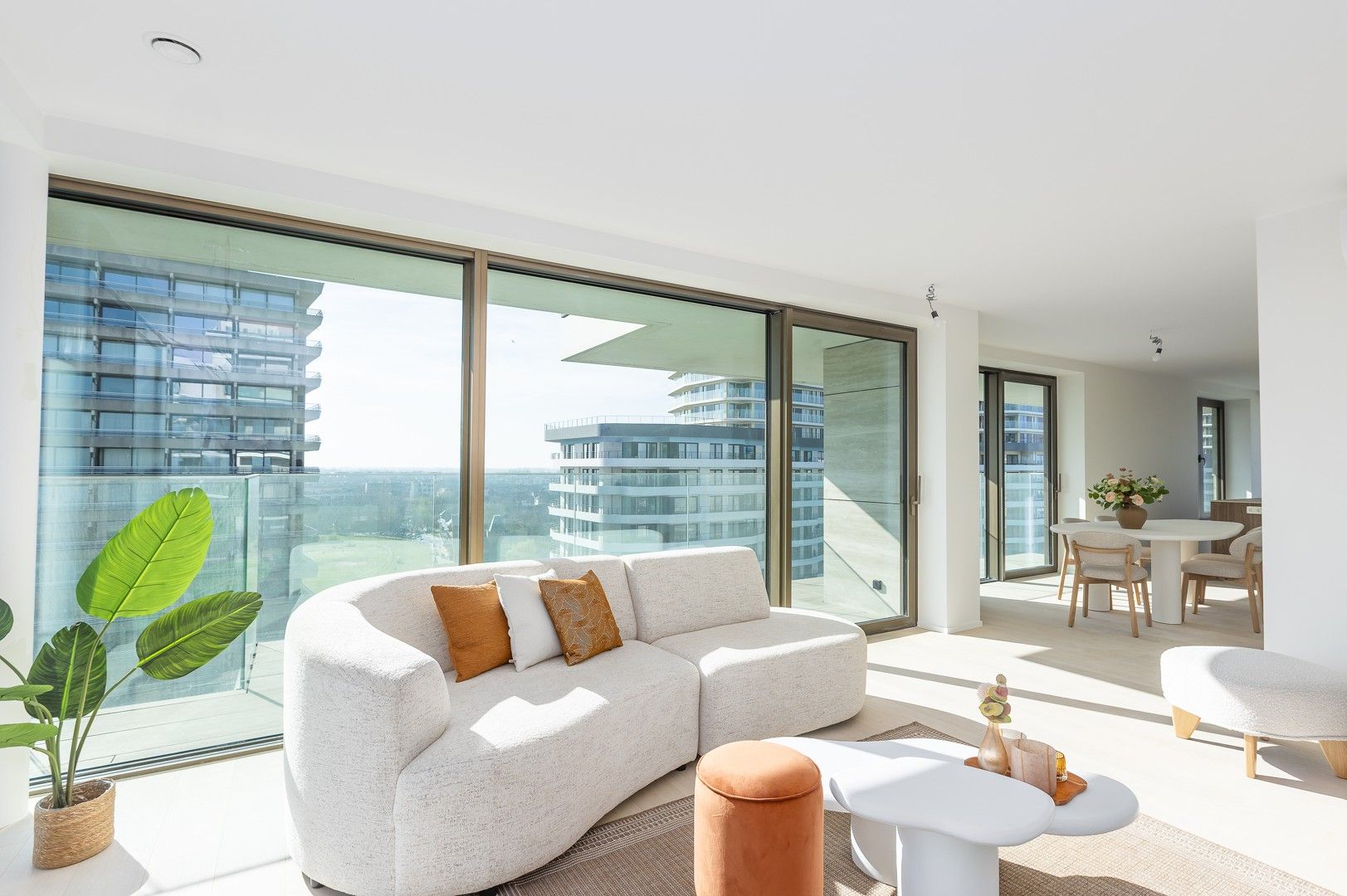 Appartement te koop foto {{pictureIndex}}