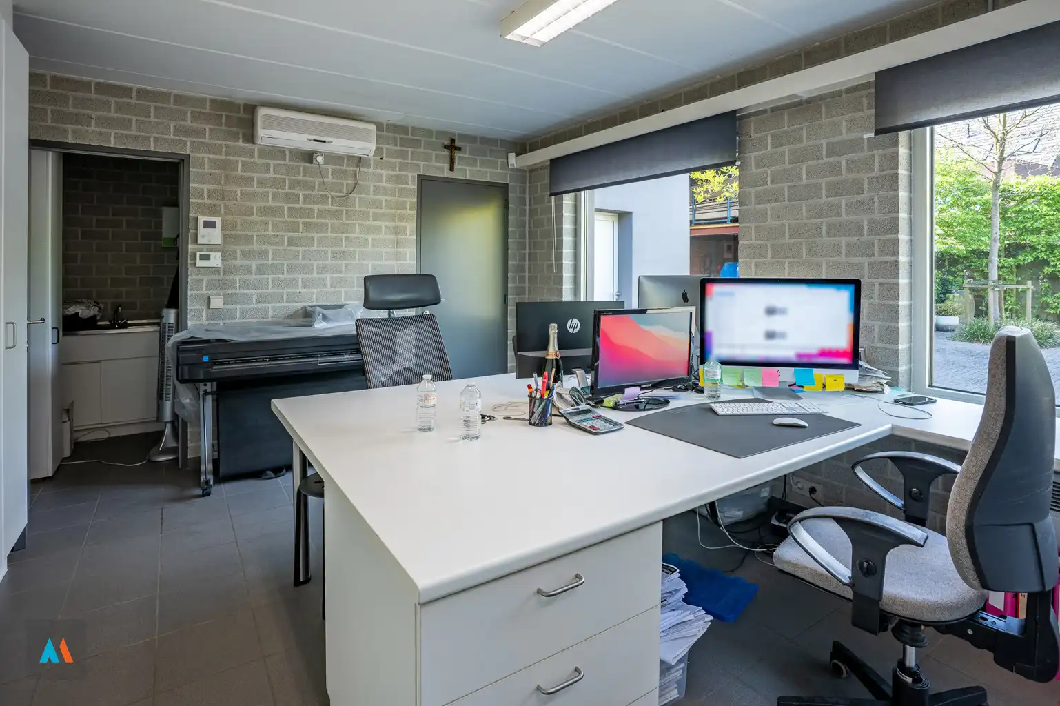 Kantoorruimte met parkeergelegenheid foto 2