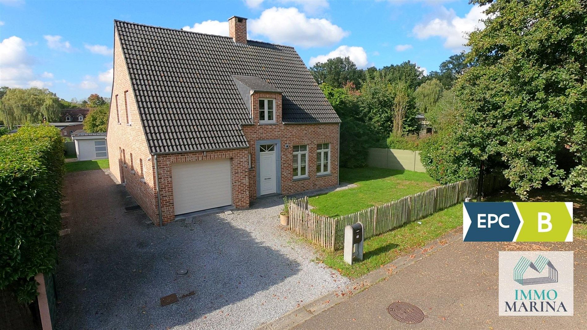 Zeer rustig gelegen ruime instapklare woning met 3 slpks op ca 9are te Tremelo foto {{pictureIndex}}