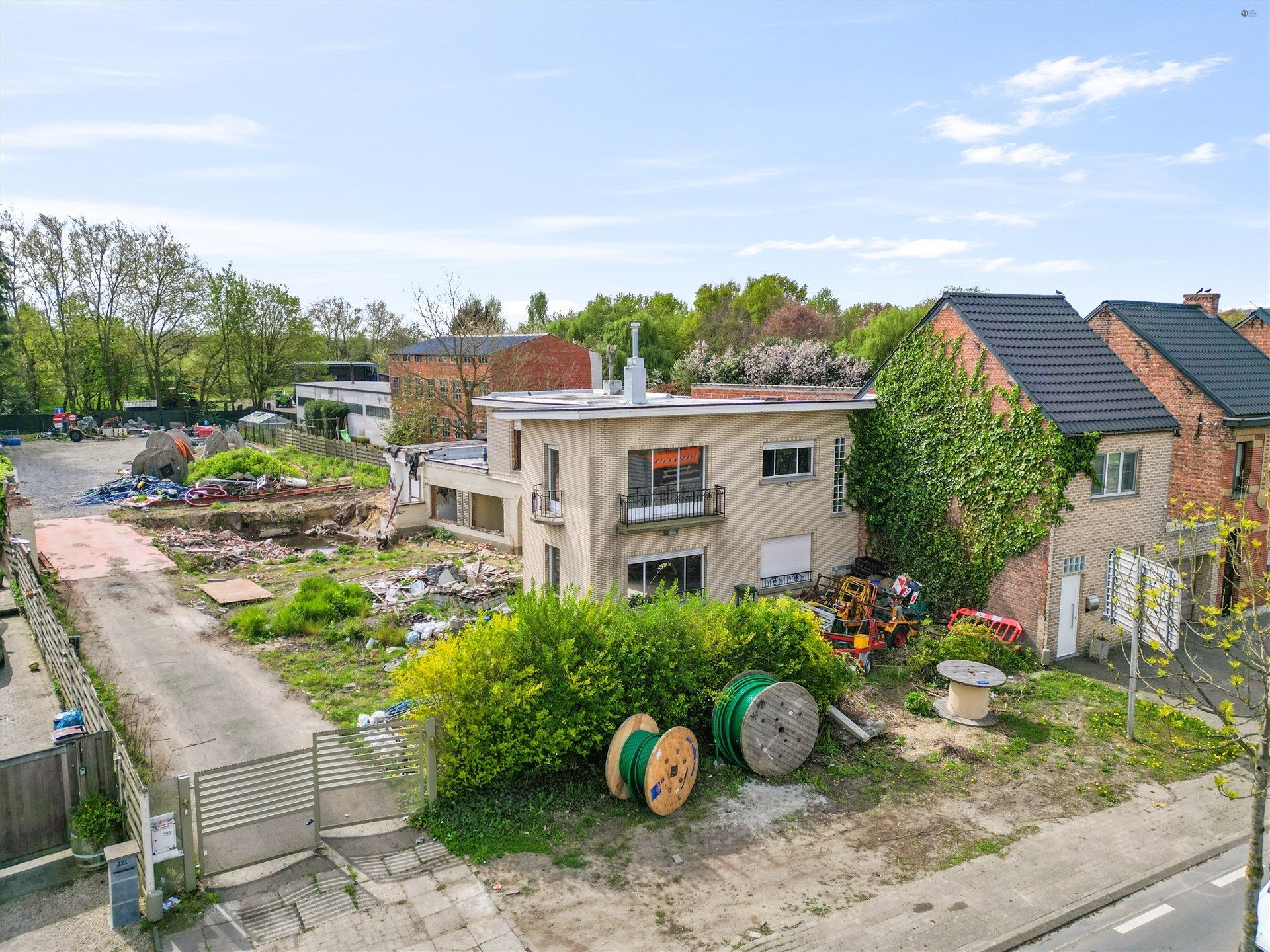 Hoofdfoto van de publicatie: Half open bebouwing