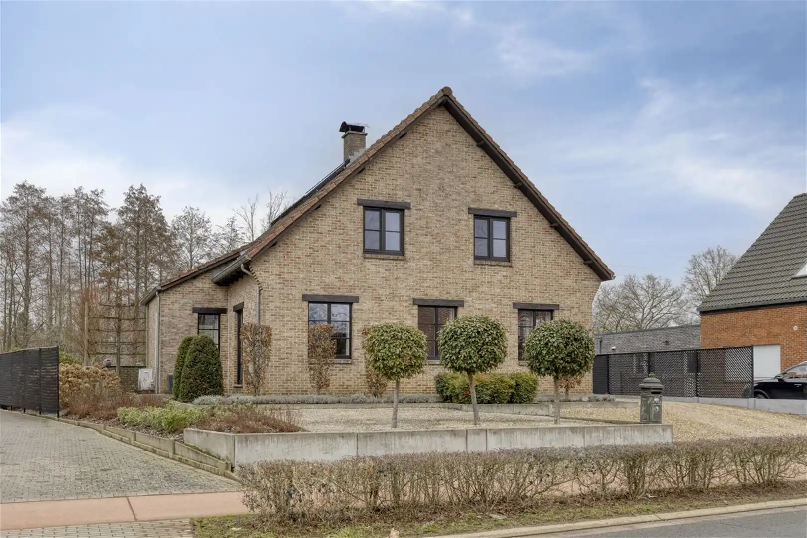 TE KOOP: Prachtige villa op een perceel van 36a48ca te Koersel! foto 3