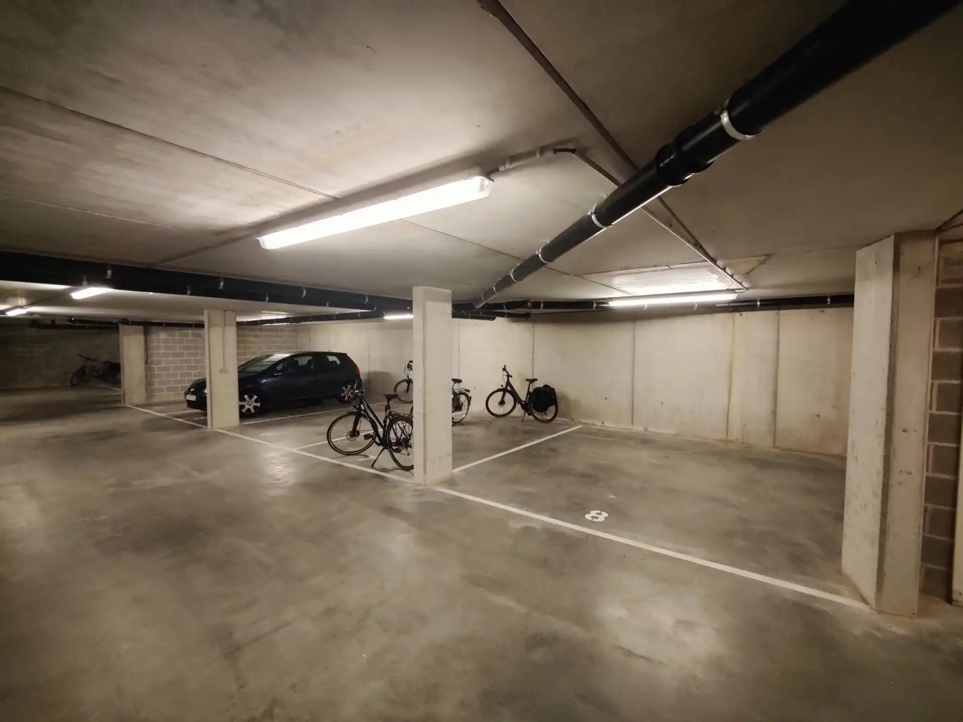 Gelijkvloers appartement met 1 slaapkamer, tuin & staanplaats foto 11